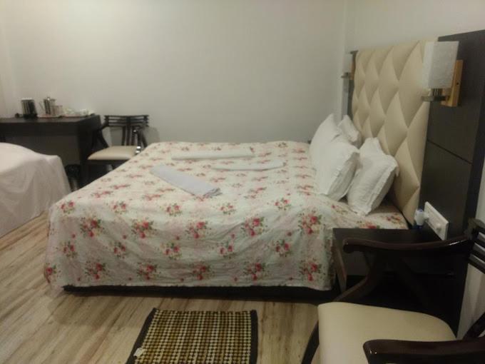 Rendezvous Resort 乞拉朋齐 外观 照片